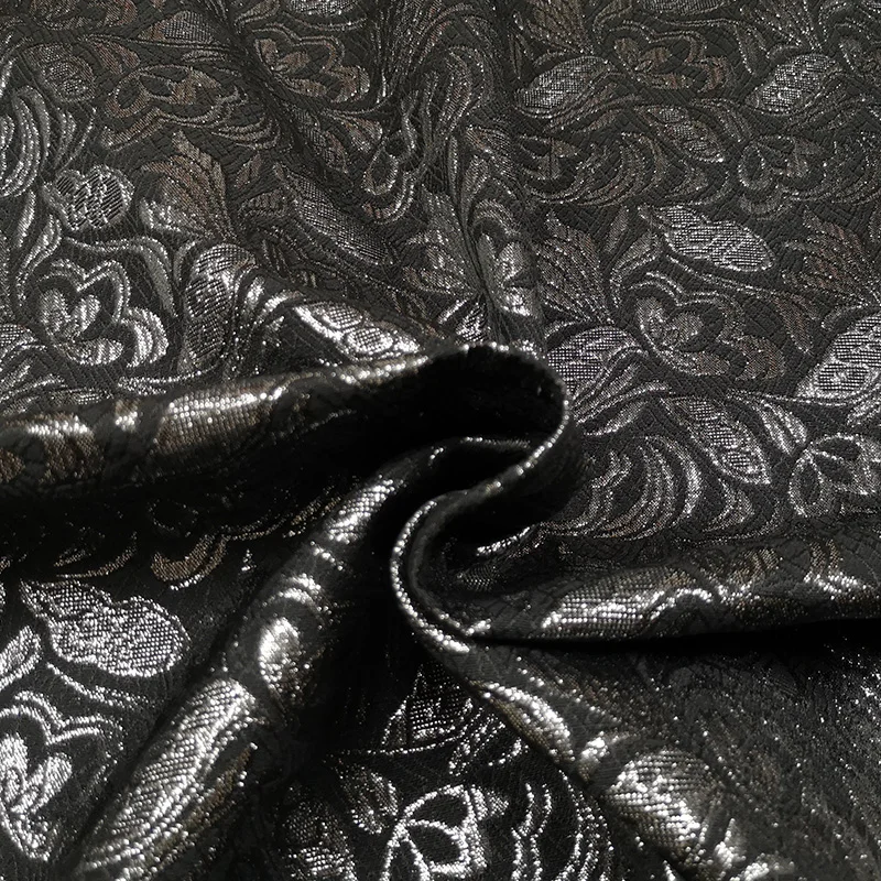 

Жаккардовая парчовая Серебристая шелковая ткань модный рельефный дизайн ветровка для платья осенне-зимняя Ткань для шитья своими руками