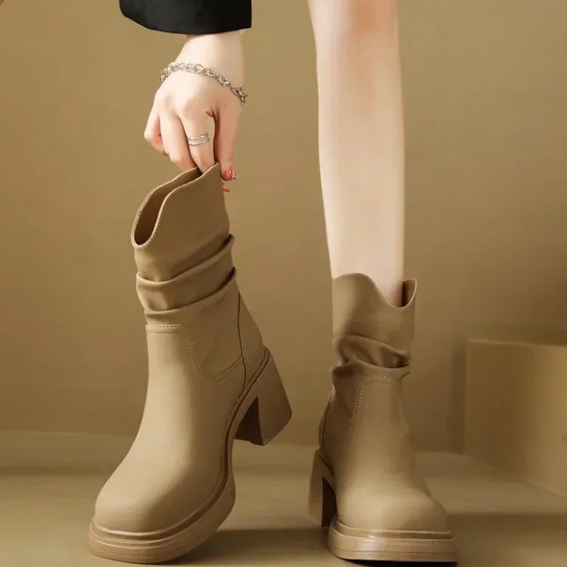 Женские ковбойские ботинки с острым носком коричневые из мягкой кожи в стиле