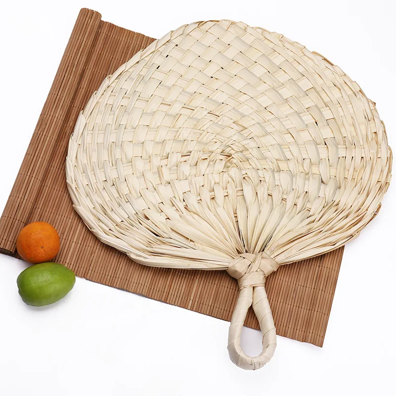 

Веер в форме сердца ручной работы из плетеной соломы в китайском стиле веер ручной работы из пальмового листа летние охлаждающие репеллент...