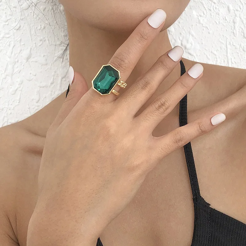 Женское регулируемое кольцо с изумрудом элегантное зеленым кристаллом из