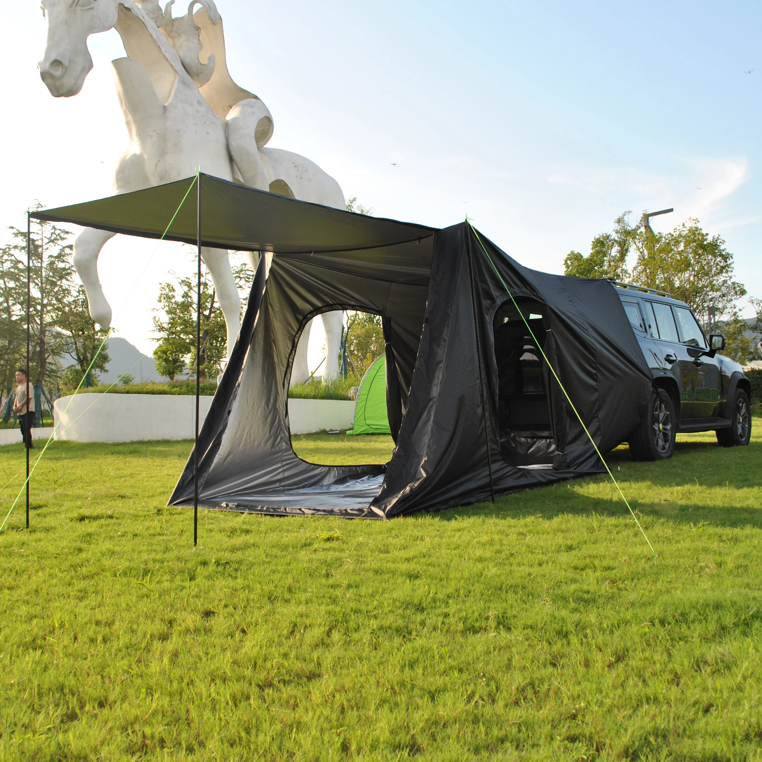 Универсальная палатка для кемпинга внедорожника со просторным тентом
