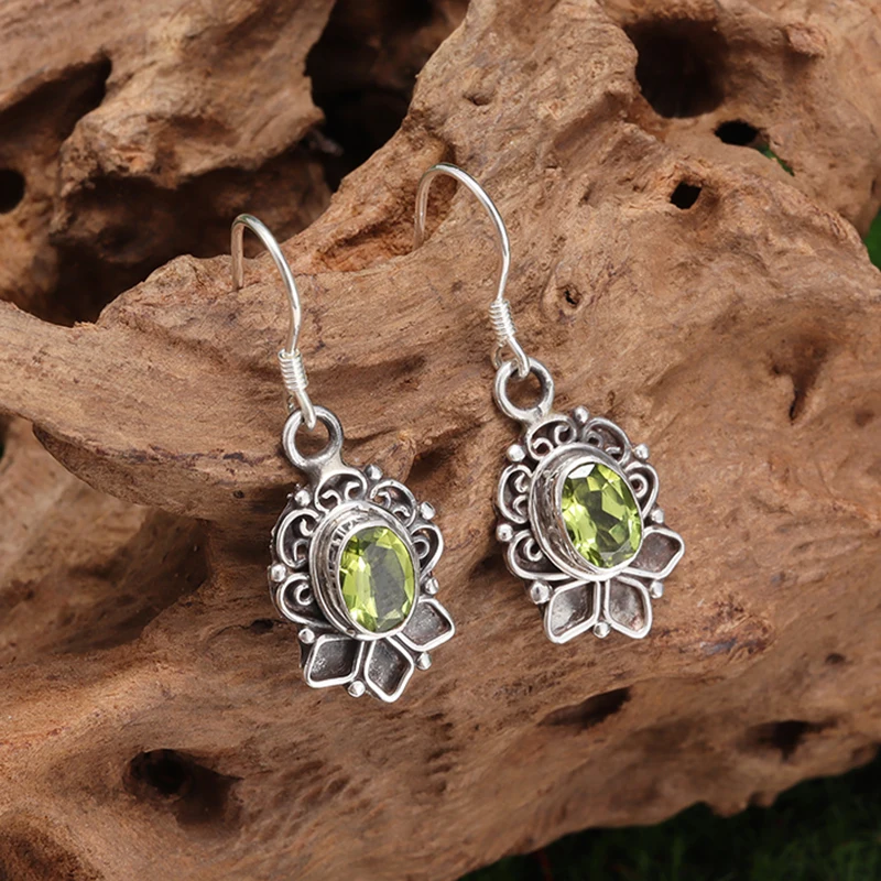 Стильные винтажные аксессуары в стиле бохо инкрустированные зелеными стразами