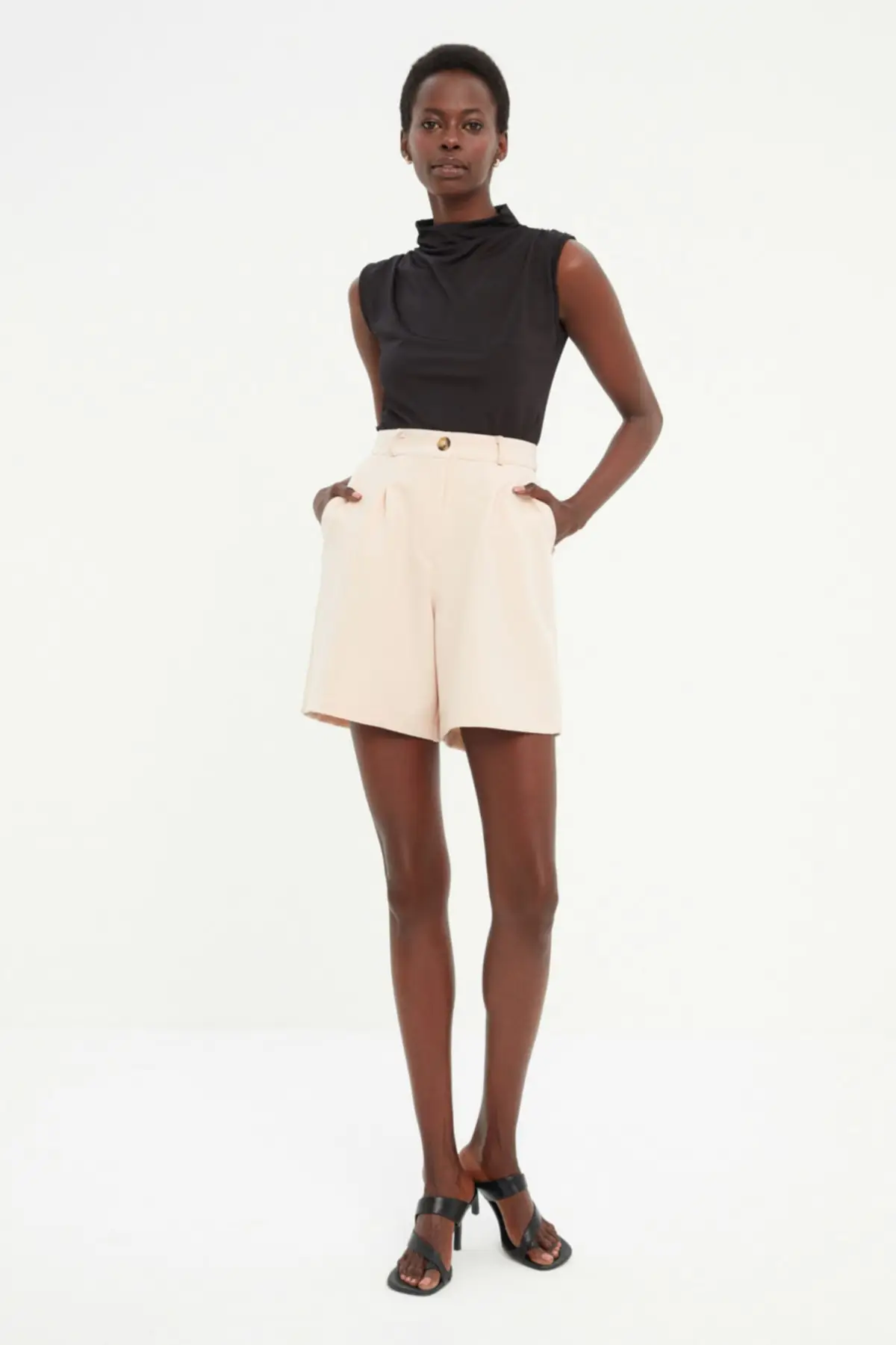 Stone pocket detailed shorts & Bermuda TWOSS19WX0108