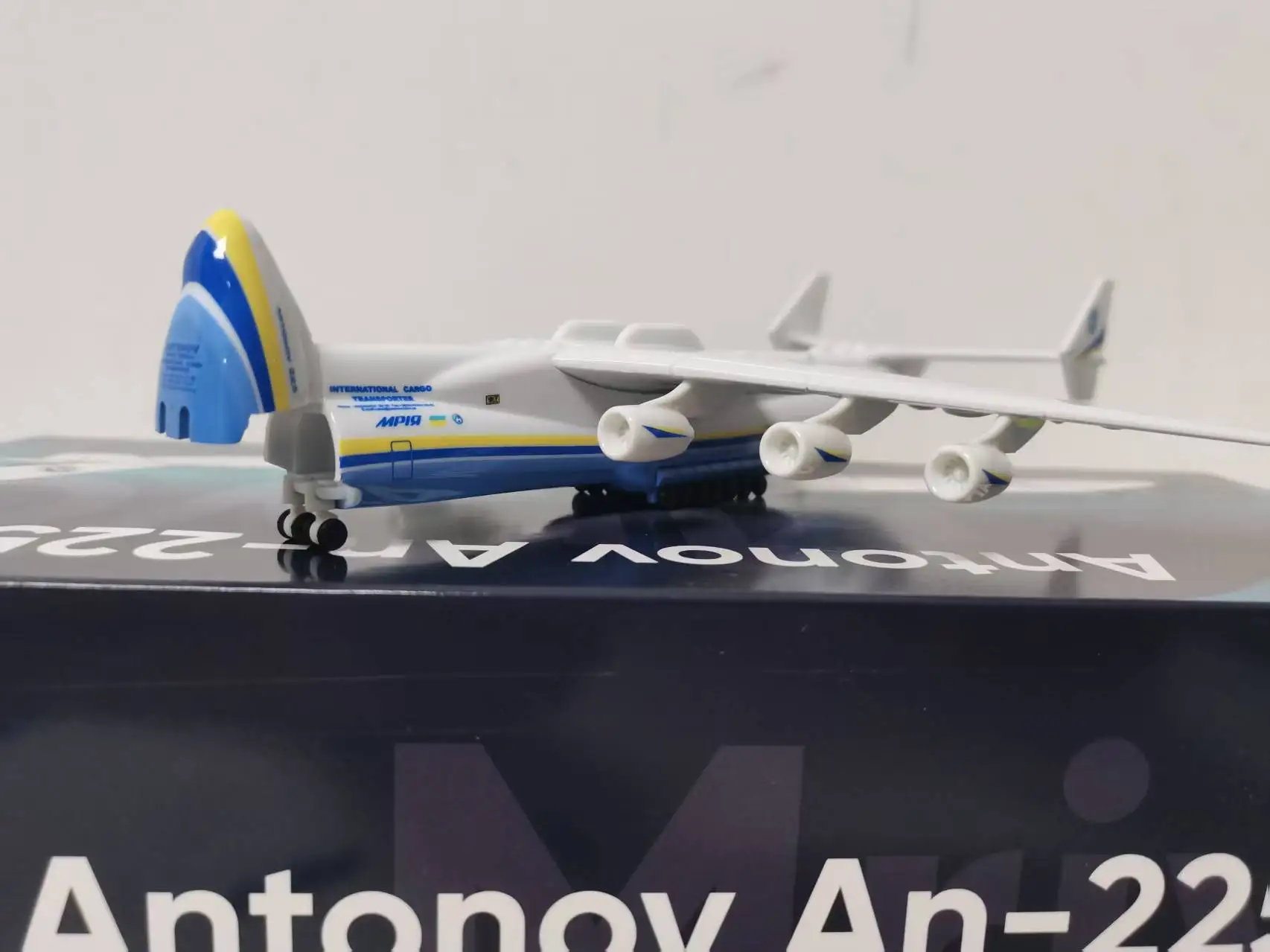 Фото Antonov An225 Transport, 20 см, литая под давлением модель из сплава, масштаб 1:400, реплика самолета, литой под давлением An-225, дисплей самолета W Base, новинка №1