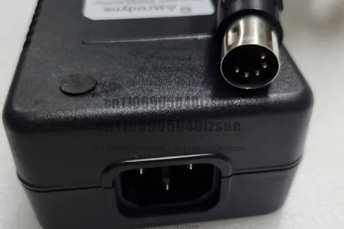 SPU65-303 Блок питания 5V6A 15V3A-15V0.8A Блок питания с тремя выходами, пятиконтактная вилка, 65 Вт, функция включения, тест в порядке (art.: 3920d17c5ce9e) - 3920d17c5ce9e
