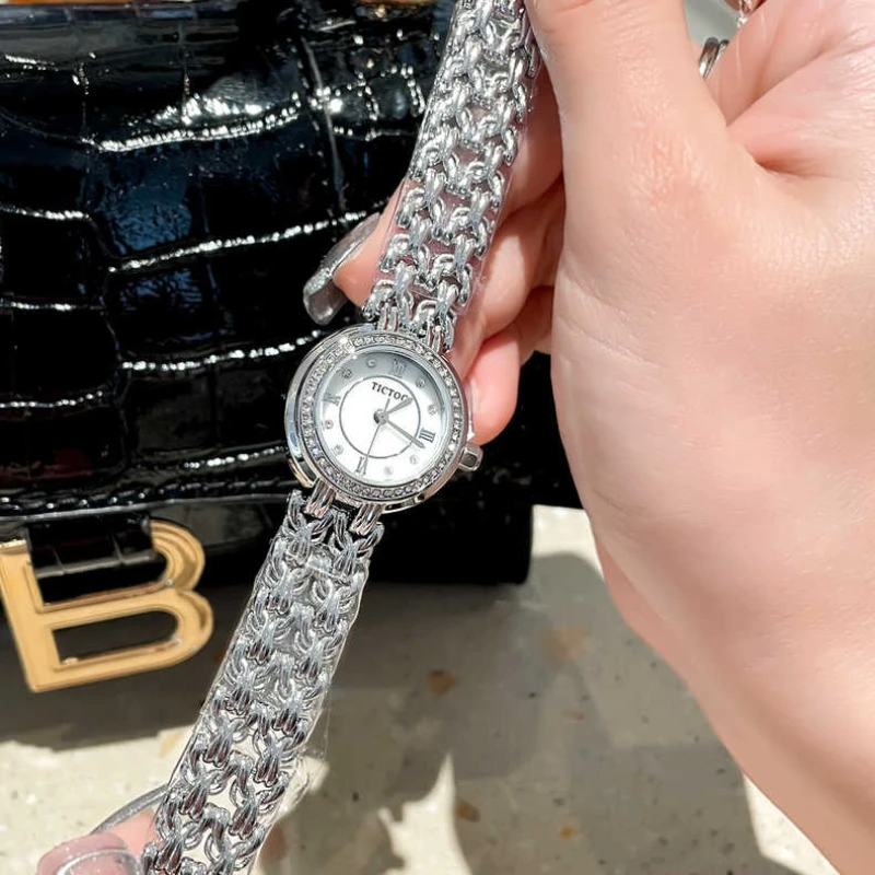 Fashion Blue Dial Steel Band Women's Watch Avant-garde Elegant Quartz Watch Advanced Atmospheric Light Luxury Women's Watch Gift