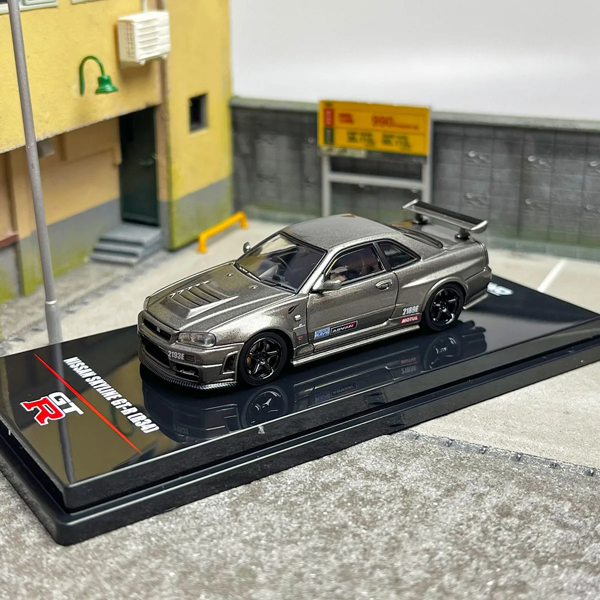 

INNO 1:64 Nissan GTR34 R34 Model Car