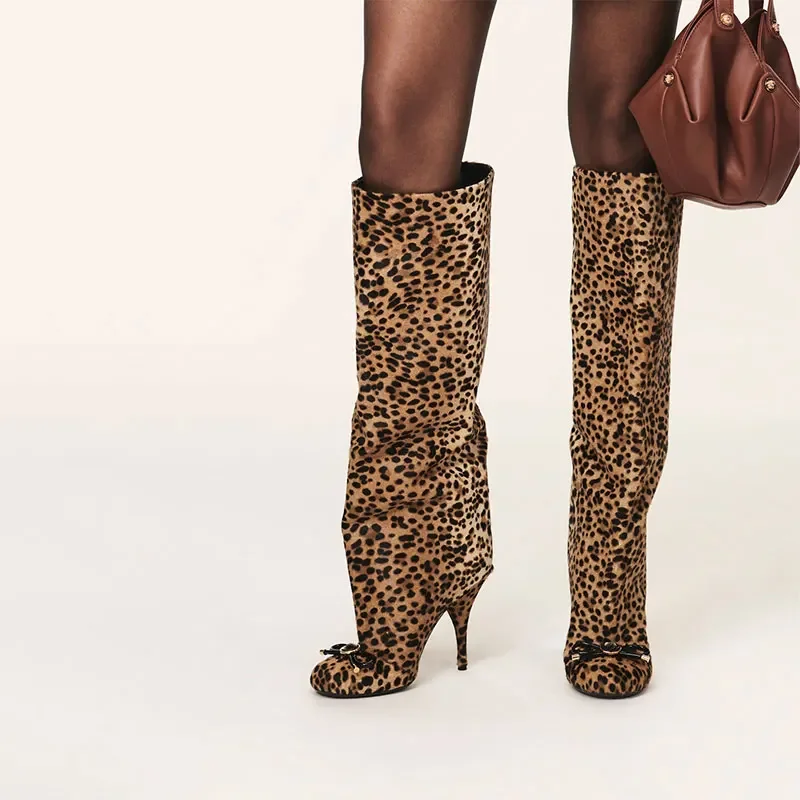 Женские сапоги до колена на высоком каблуке с круглым носком и бантом