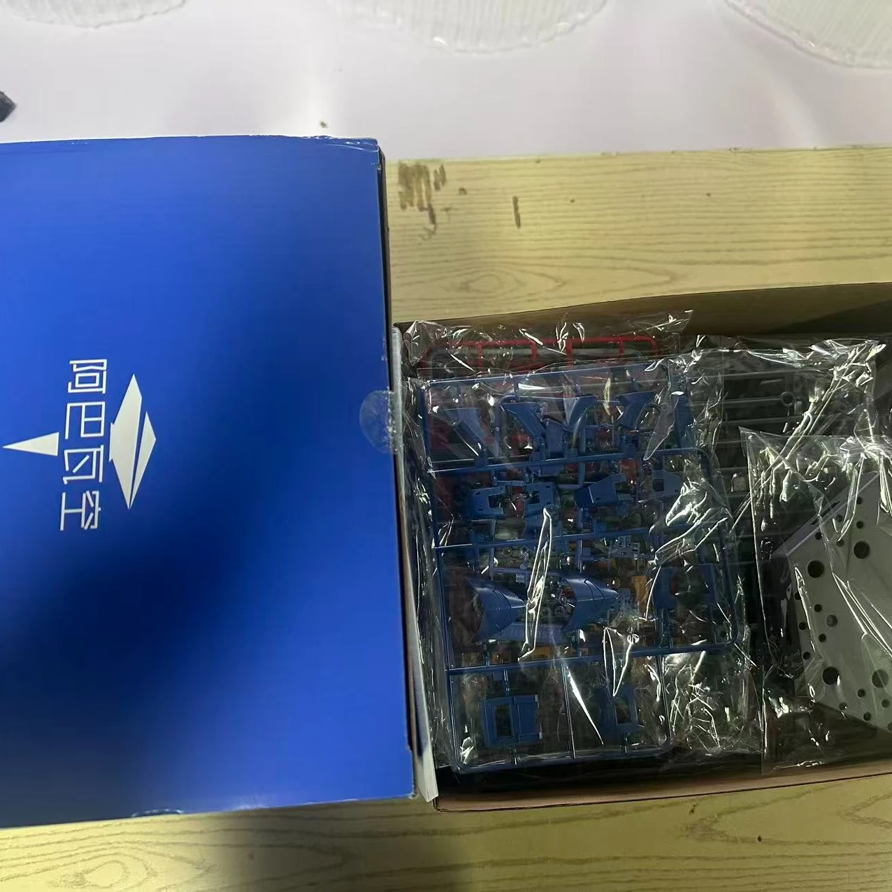Фото Новая модель ABAWAKONG 1/100 MG MSN-02 Zeong RG, увеличенная версия, сборный набор, пластиковый каркас, робот, пластиковая модель, подарок, игрушка №3