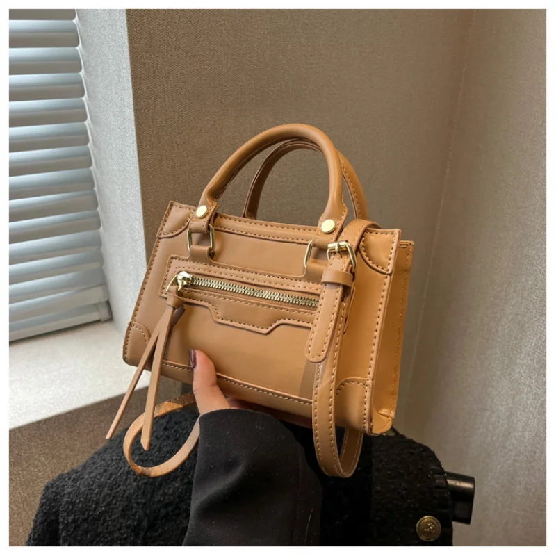 

Spring and Summer Leisure Small Bag Female 2023 New Portable Small Square Bag Crossbody Bag