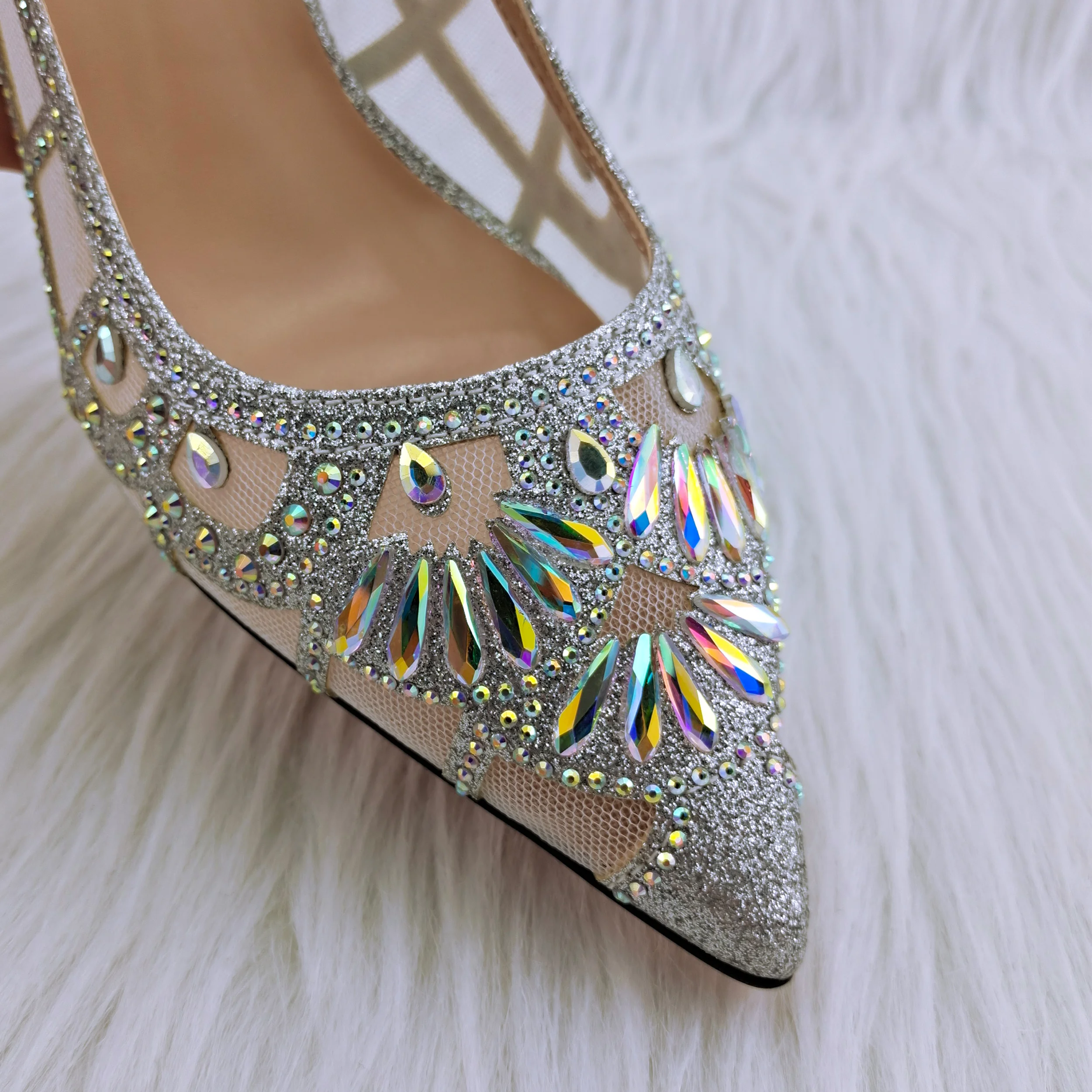 2022 New Style Versatile Silver Pointed Toe Shoes Flowing Color Rhinestone Decoration Party Ladies Shoes And Bag