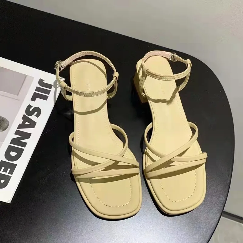 

2022 Design Shoe Summer Woman Ankle Strap Sandal Fashion Sqaure Heel Ladies Outdoor Narrow Band Gladiator Pumps New