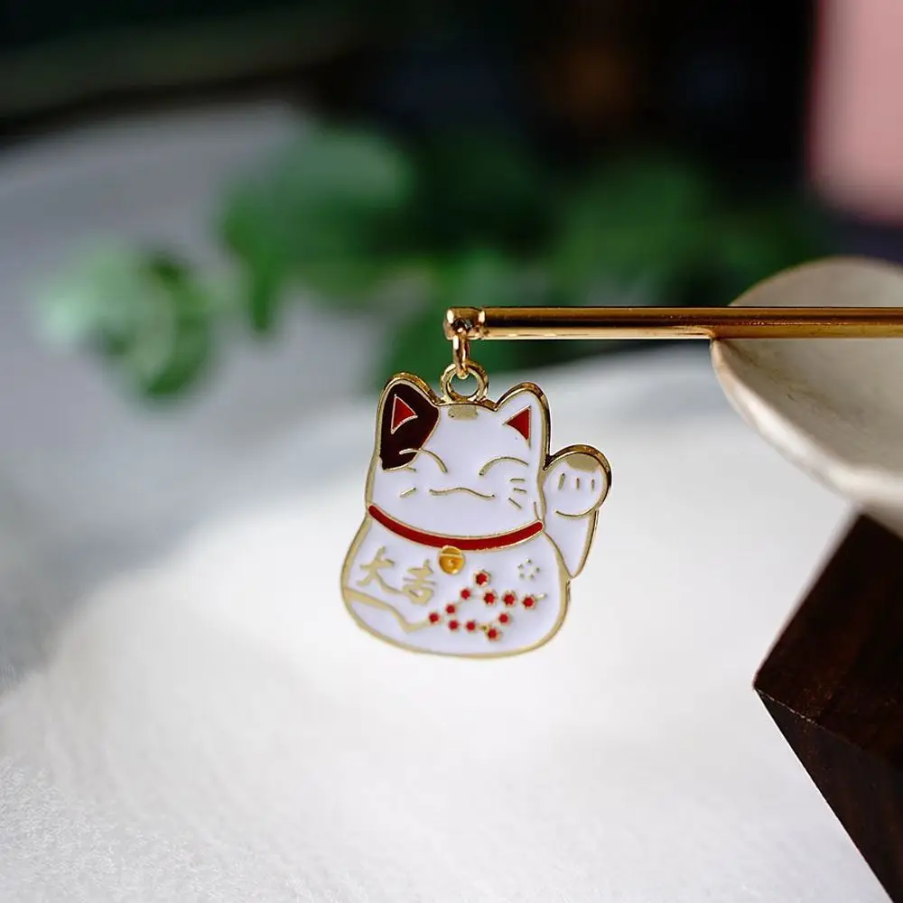 Рисунок 6 - Плетеные шпильки для волос с надписью