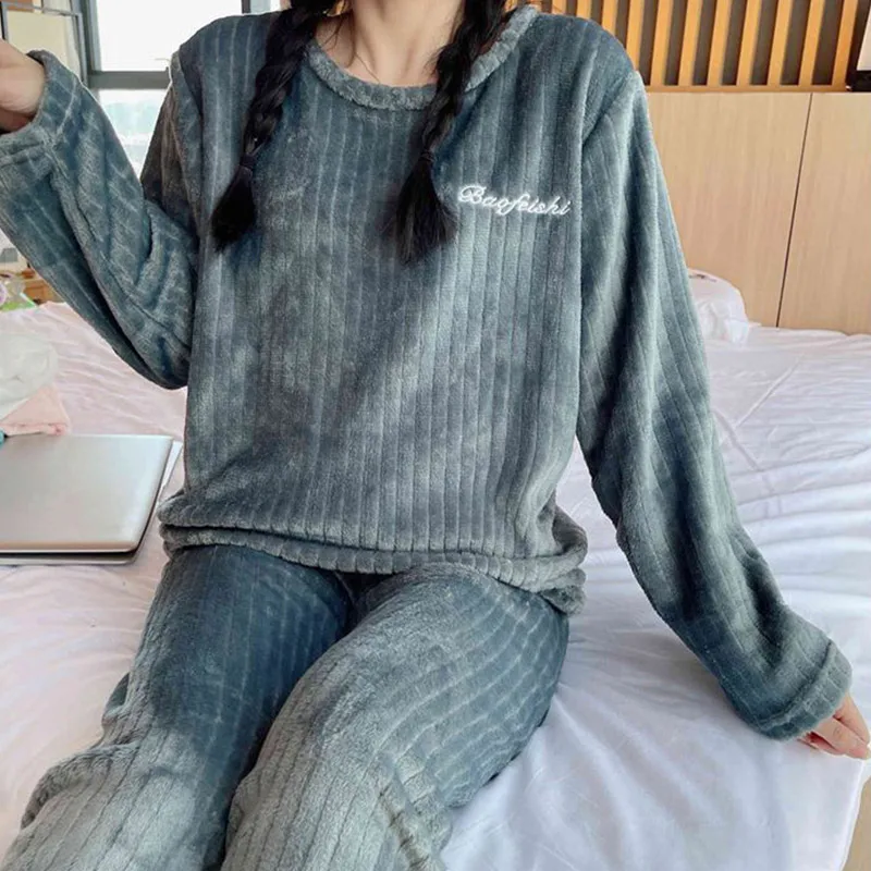 Fashion Winter Ladies Long Sleeve Comfortable Homewear Round Neck Warm Suit Solid Color Vertical Stripes Embroidered Letters