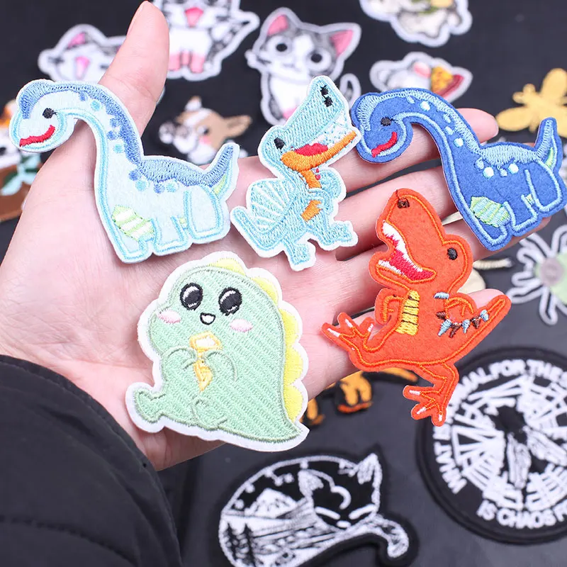 

Jurassic Dinosaur Embroidery Patches on Clothes Clothing Thermoadhesive Patches for Jacket Diy Cartoon Badge for Sewing Applique