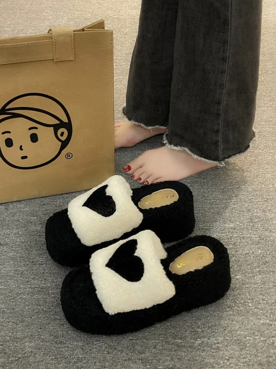 

Шлепанцы женские меховые, Сланцы на платформе, из флока, плюшевые, на плоской подошве, римские тапочки, модная модель 2023