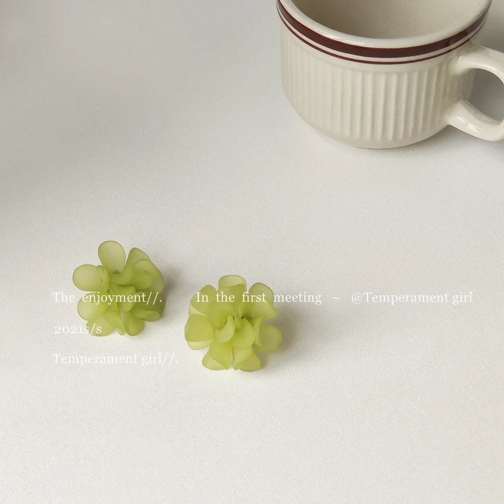 

Новинка 2022, серьги-гвоздики в виде зеленого цветка, Классические подходящие ко всему серьги, милые модные серьги-гвоздики, ювелирные издели...