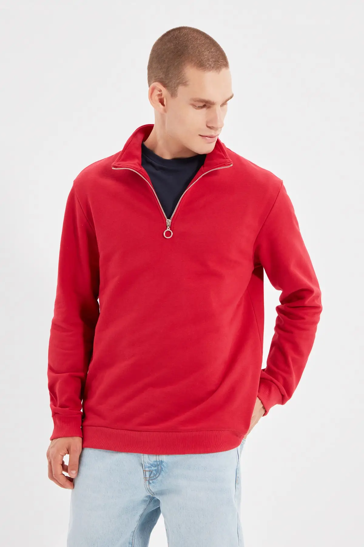 

Trendyol Men 'S Regular Fit Sweatshirt TMNAW22SW0188