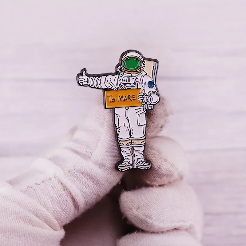 

Dear-you " Astronauts hitchhiking to Mars" pin badge clothes backpack pin metal accessories copper metal badge