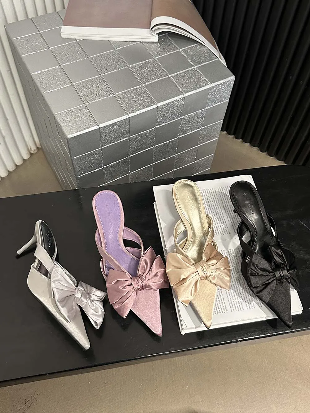 Женские шлепанцы с острым носком летние уличные мюли на тонком высоком каблуке