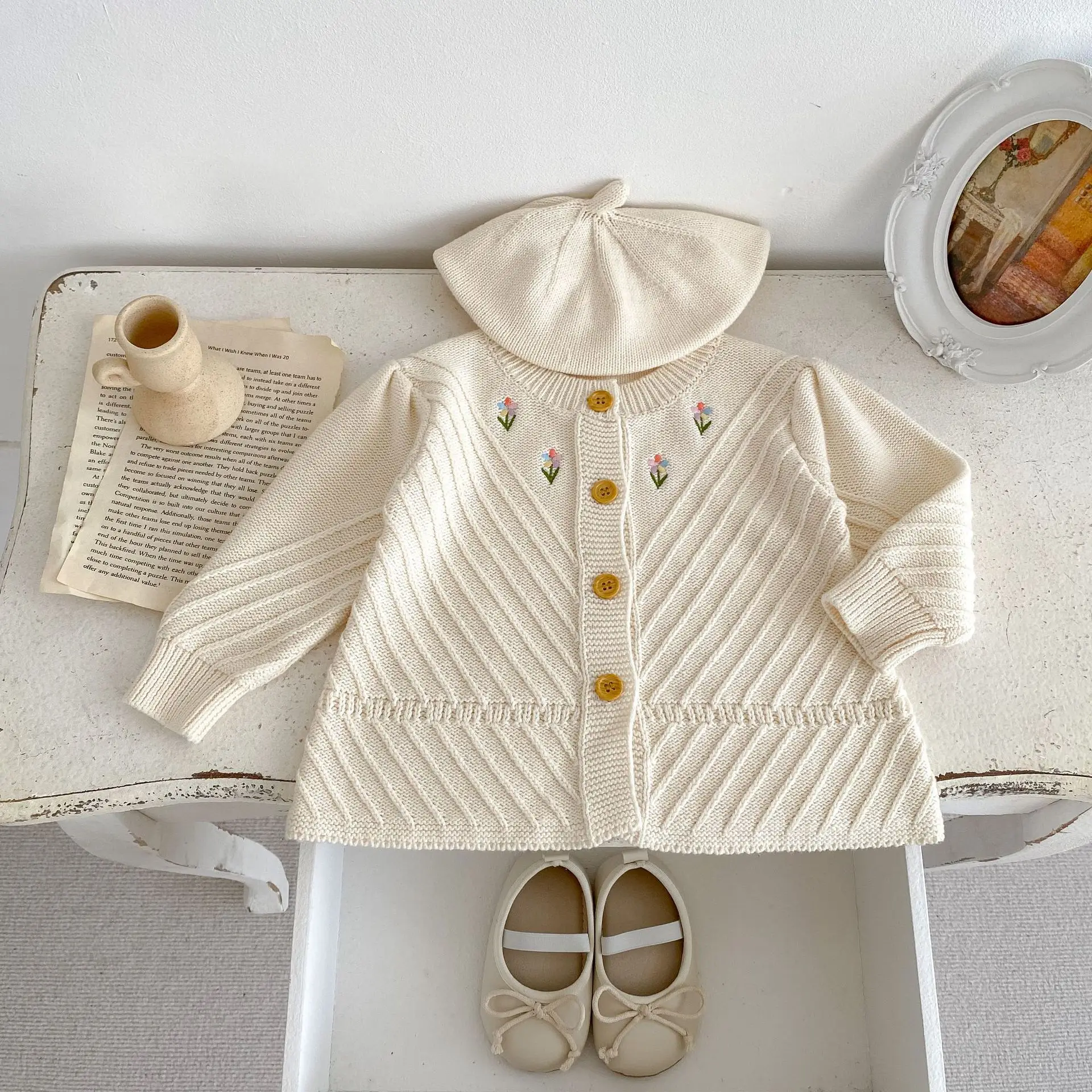 

Ins Autumn 0-3Y Girl Children Baby Handmade Embroidery Flower Knitting Cardigan Sweater Kid Cotton Tops Jacekt Infant Jackets