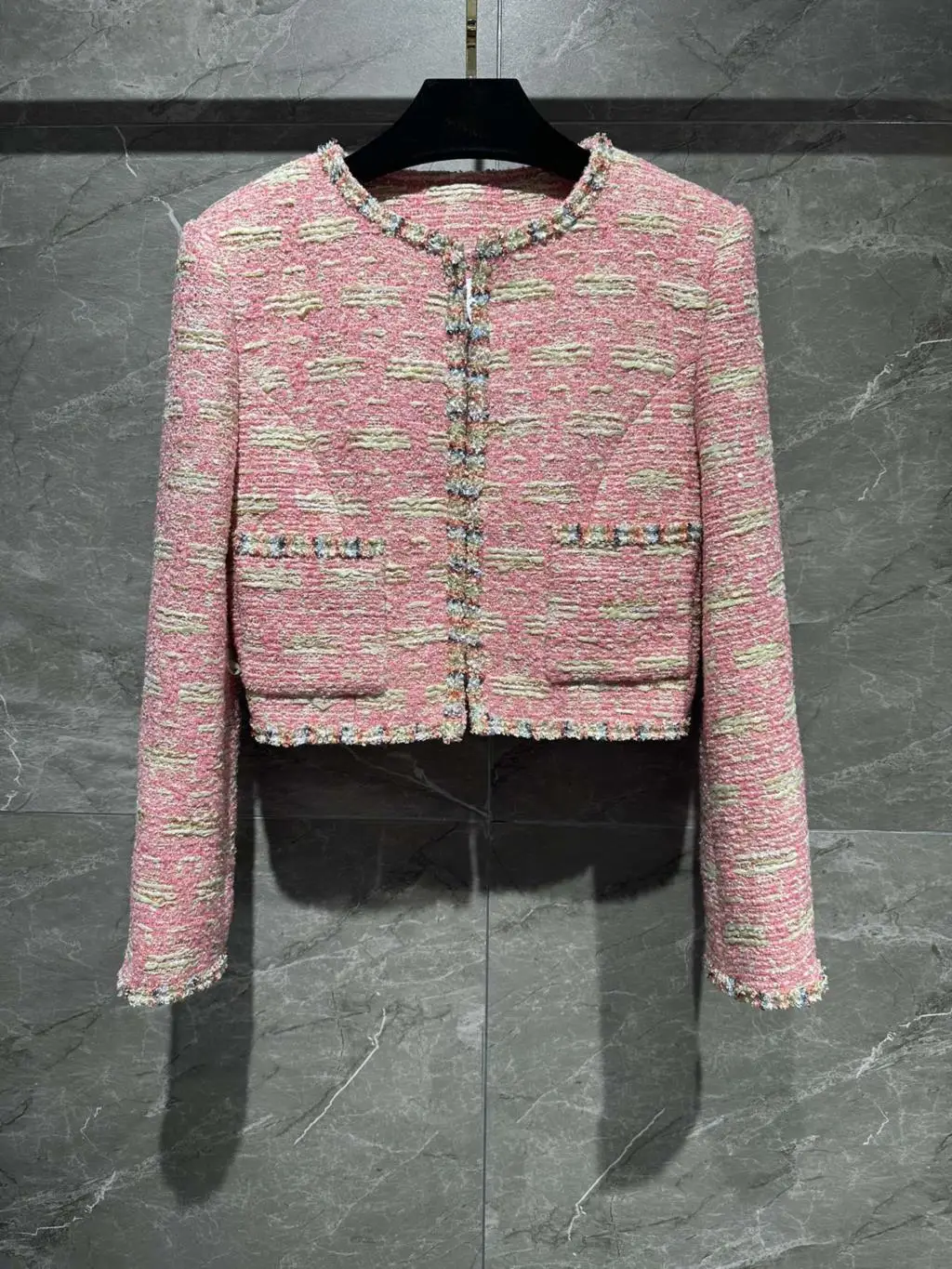 

Розовое твидовое пальто 2023Pink, цветущее розовое элегантное избавление от старшего возраста, для похудения и темперамента верхней части тела