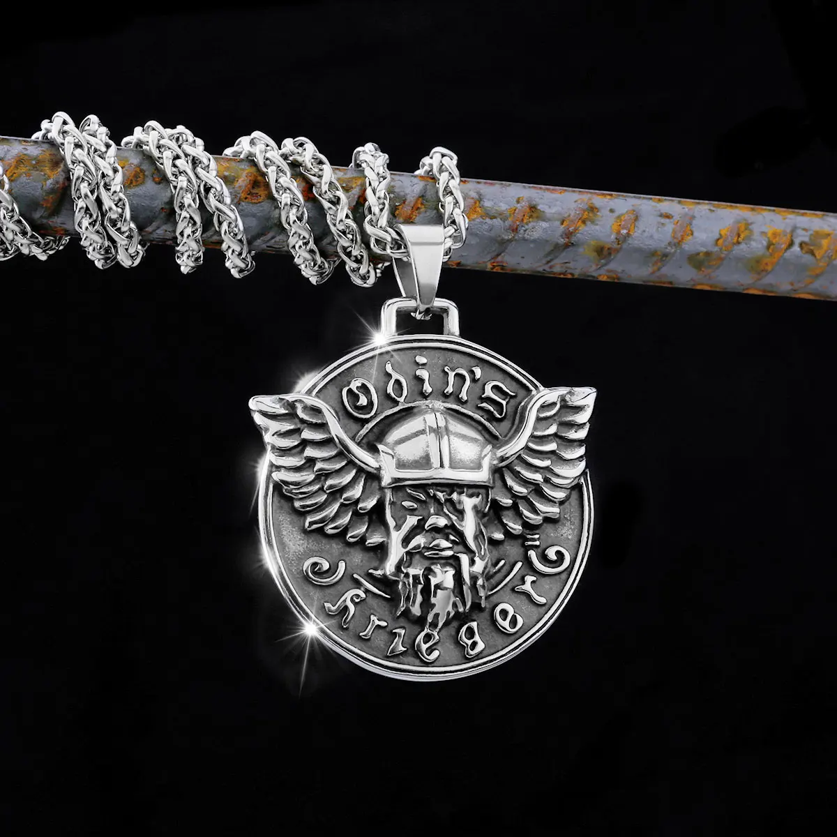 

High-quality Retro Egyptian Mythology Totem Law Old Viking Necklace Nordic Men's Jewelry Pendant Creative Fashion Teen Amulet
