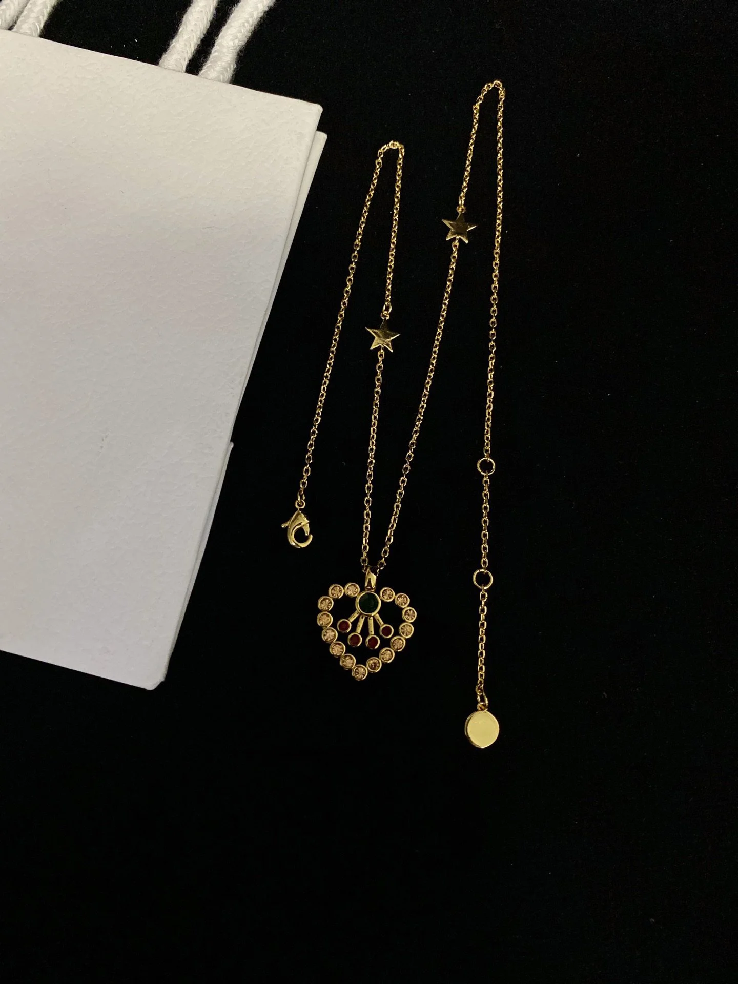 

2022 Trend Hot Heart Shaped Diamond Inlaid Hollow Necklace Banquet Birthday Versatile Daily Wear Brass Fashion Jewelry