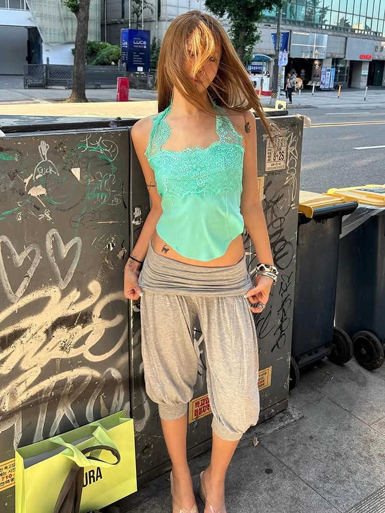 Фото Комплект из 2 предметов Sisterlinda Hottie Street для женщин: модный осенний комплект с кружевными вставками, топ без спинки + брюки-шаровары, стильный спортивный костюм №1