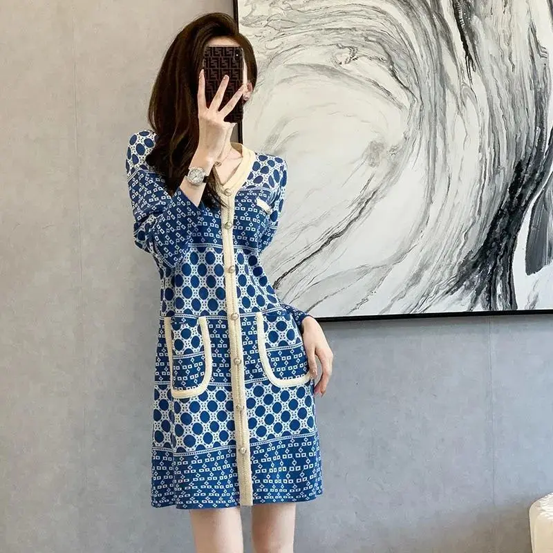 

Женское трикотажное платье-свитер в клетку, Осень-зима