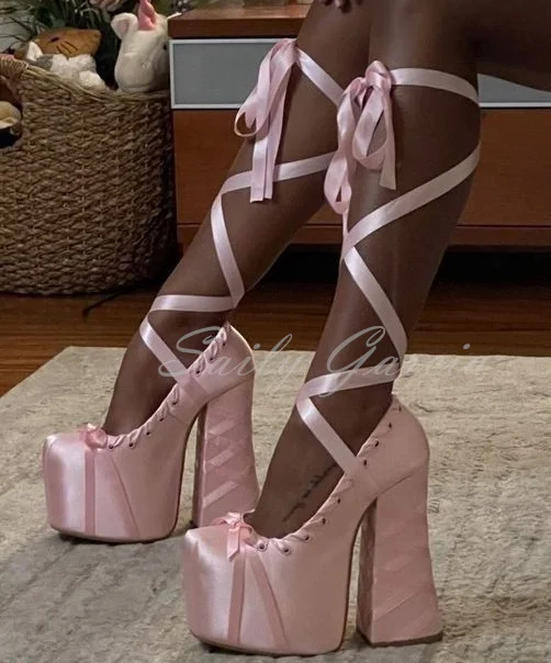 Женские туфли-лодочки в стиле Лолиты на высоком каблуке платформе с ремешками