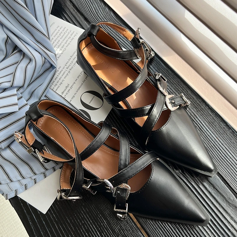 Женские дизайнерские туфли на плоской подошве Роскошные с острым носком и