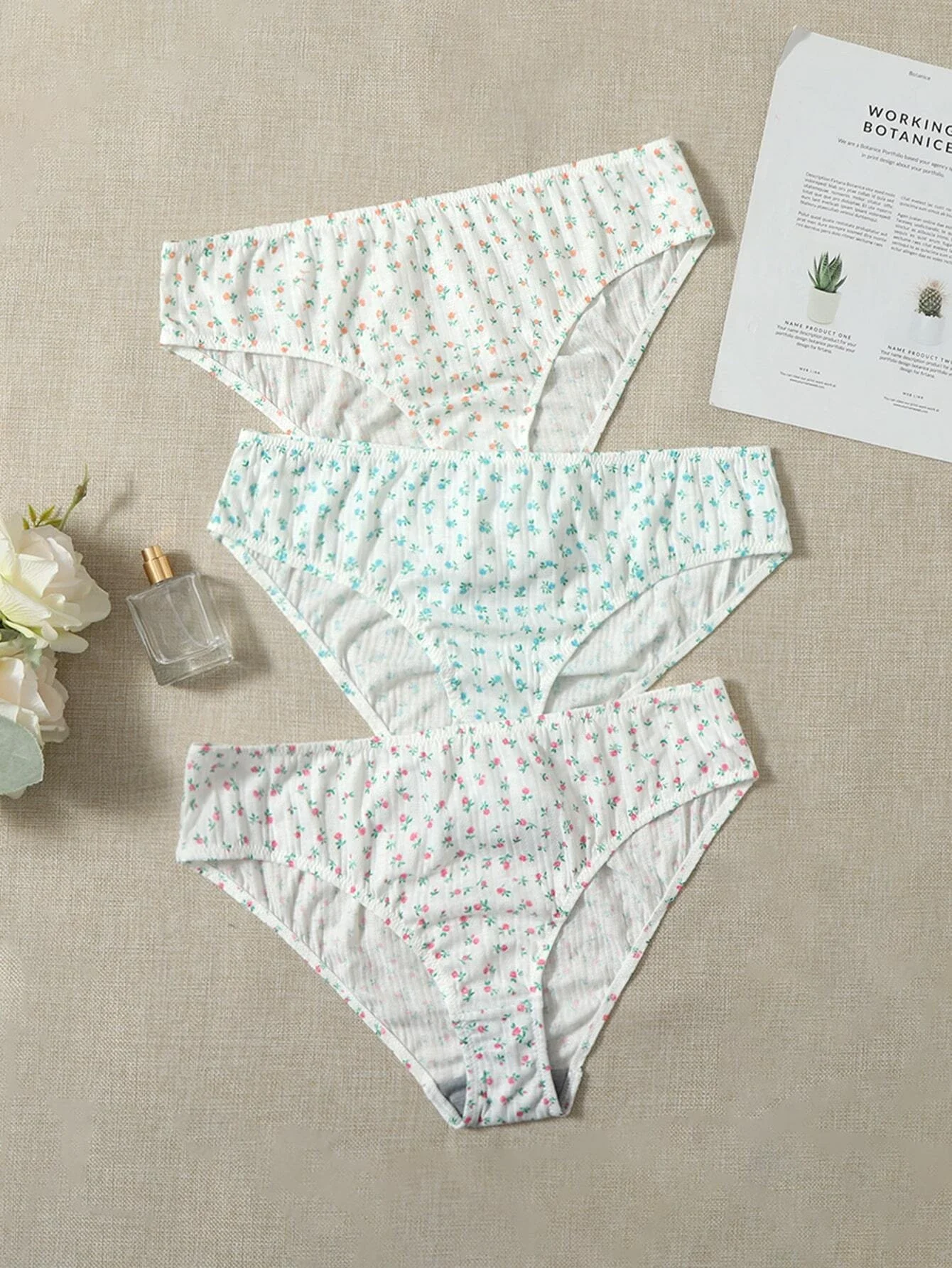 

Plus 3pack Floral Panty Set