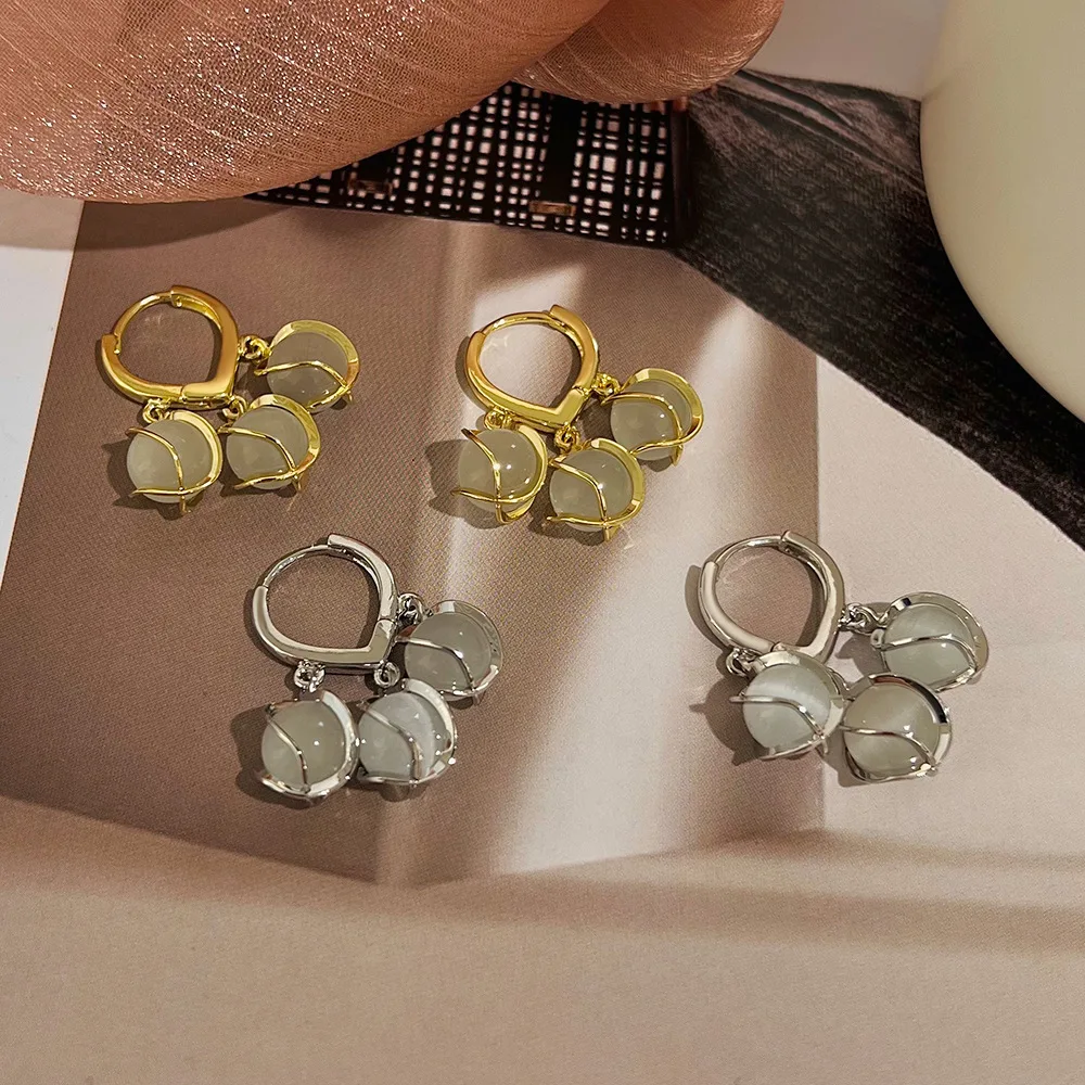 

Fashionable Lightweight Round Bead Danglers Earrings Cheap Spirited Bell Orchid Earrings Modern Women's Christmas Earrings 2022