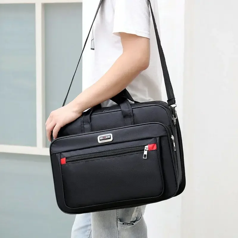 Рисунок 3 - Мужская деловая сумка через плечо