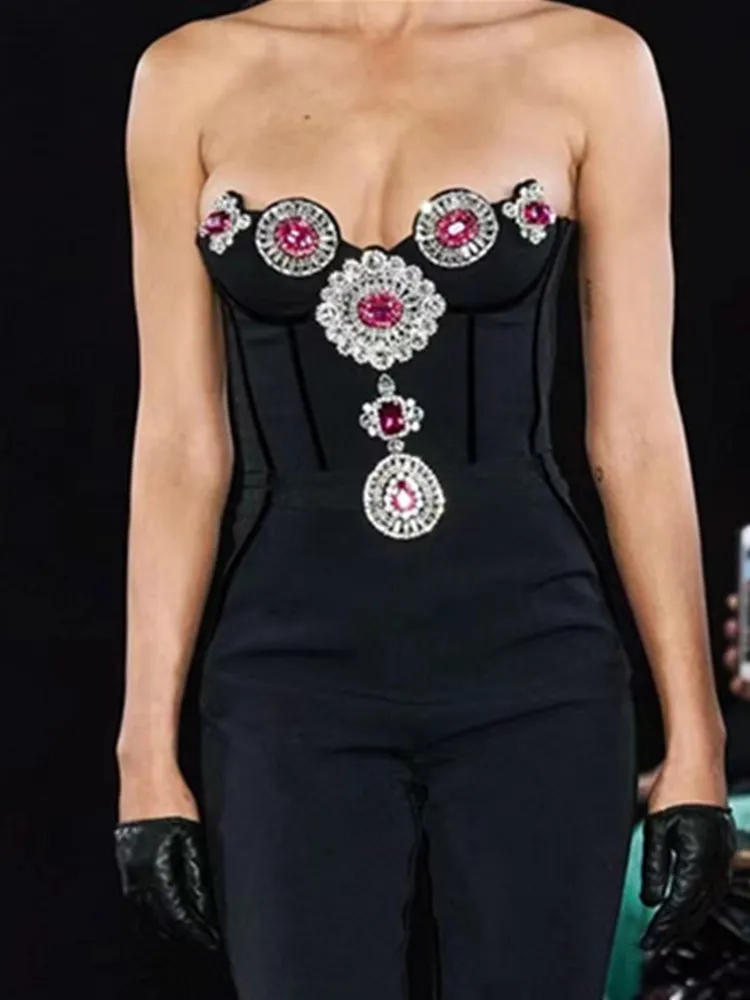 Женский Облегающий комбинезон без бретелек с открытой спиной и кристаллами
