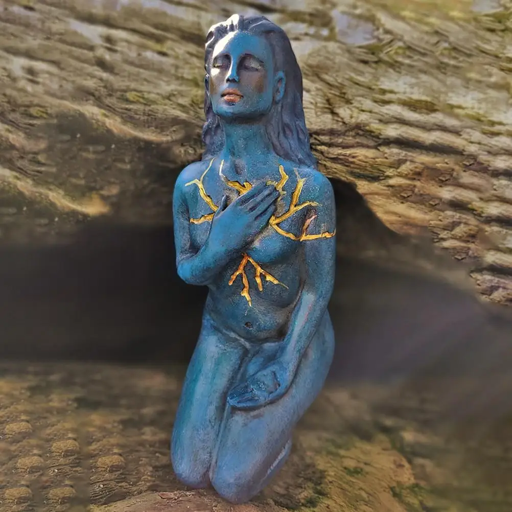 Статуя самовлюбленной и восстанавливающей богини поделки из смолы