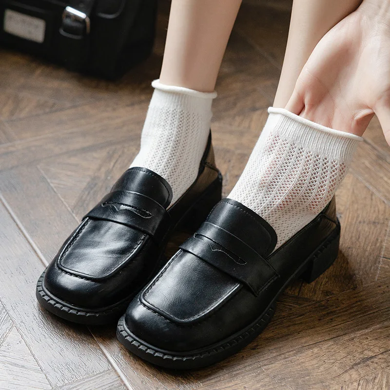 

1pcs/High quality solid color JK Harajuku girls socks spring and summer thin Lolita anime black and white student striped socks