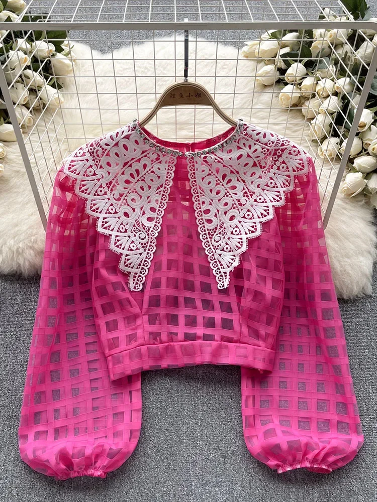

Women Autumn Blouse Temperament Design Feels Niche with Contrasting Plaid Panels Lace Lapel Bubble Sleeves Short Top D5286