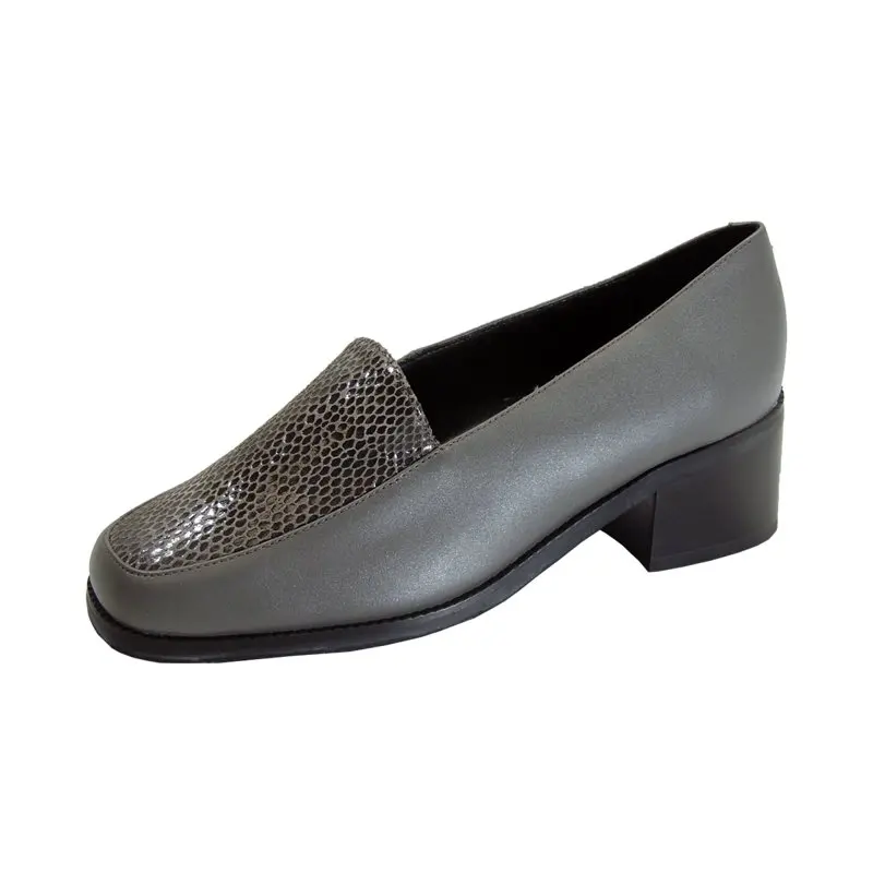 

Zula Women's Wide Width Leather Animal Print -on Shoes GRAY 7.5