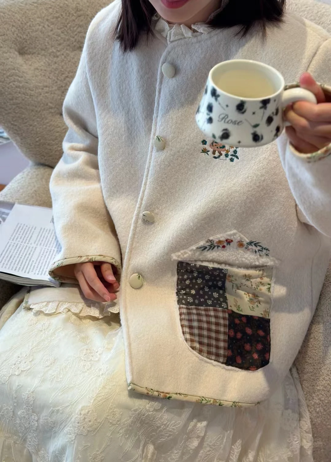 Винтажное милое короткое пальто из смесовой шерсти с рюшами и кружевной вышивкой