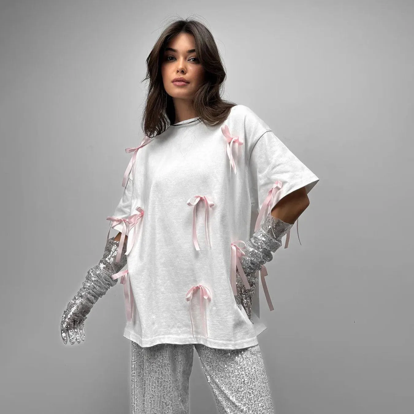 Женская футболка с коротким рукавом круглым вырезом и бантом