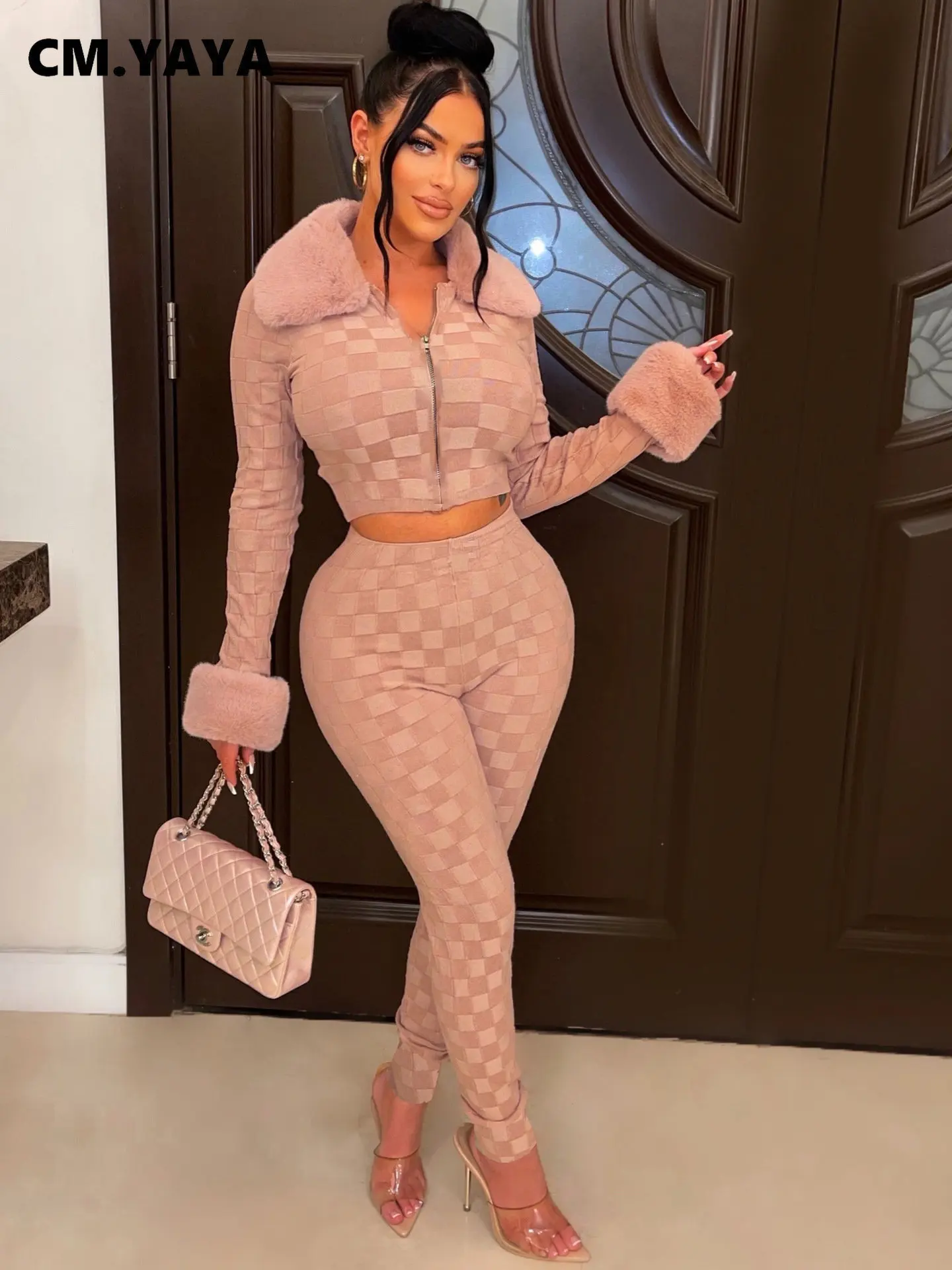 Женский Повседневный клетчатый костюм CM.YAYA из куртки с меховым воротником на