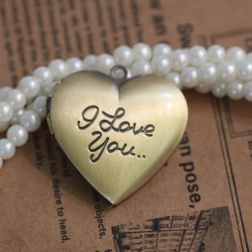 4Pcs Wholesale Golden 29mm*27mm Vintage Love Photo Frame Charm&Pendant Photo Locket Frame DIY Necklace Jewelry Making Accessorie