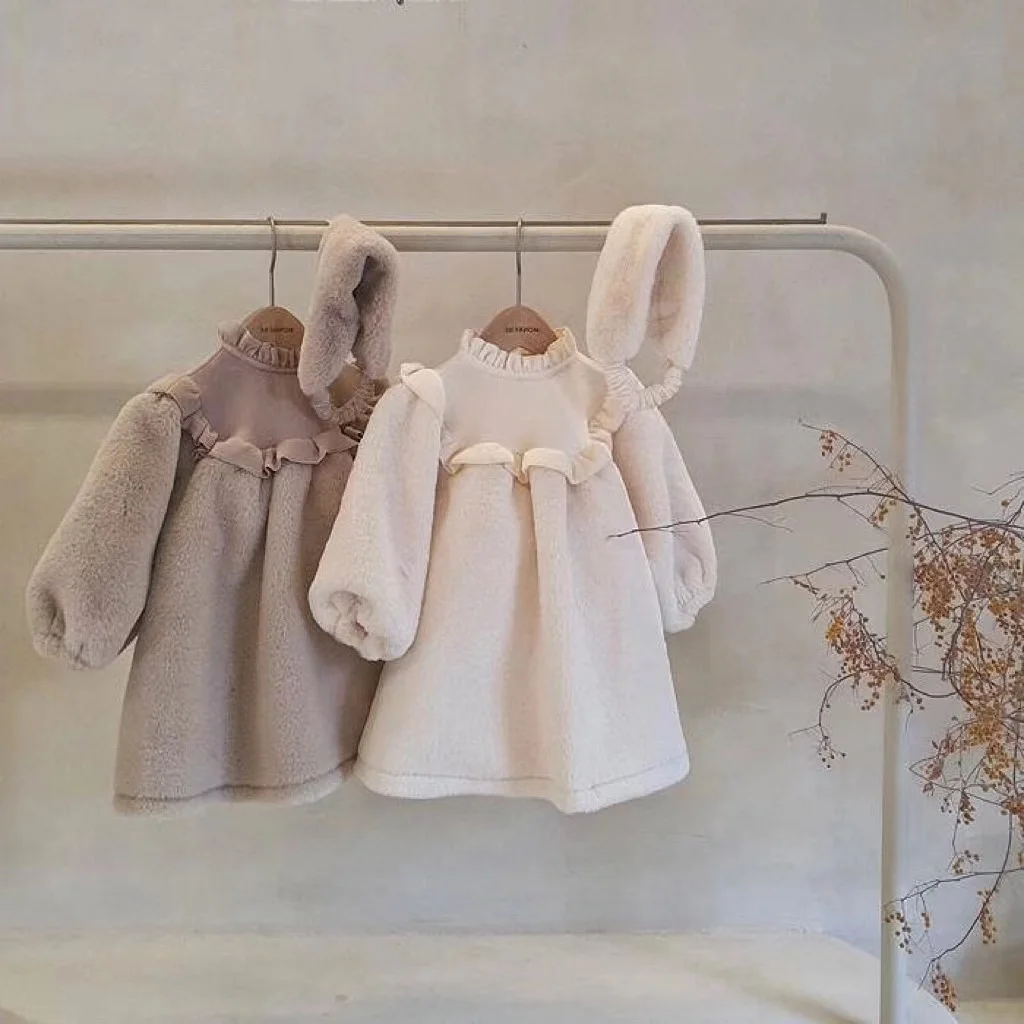 

2021 autumn and winter on the new girl furry flounce half turtleneck dress girl baby puff sleeves plus velvet warm skirt