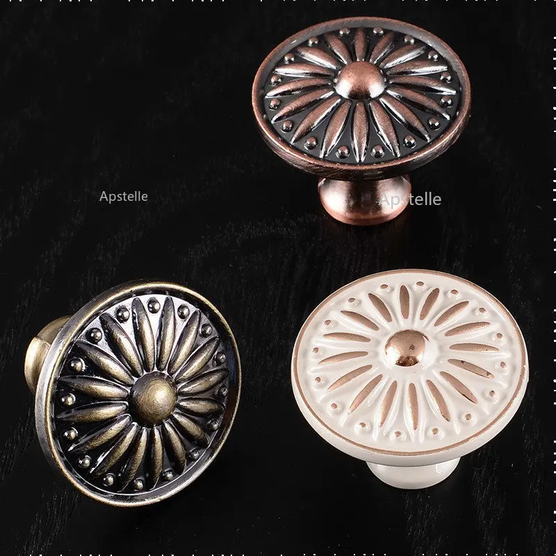 

New luxury decorative zinc alloy drawer Knobs bedroom furniture handles and knobs European Cabinet Cupboard Closet Pulls