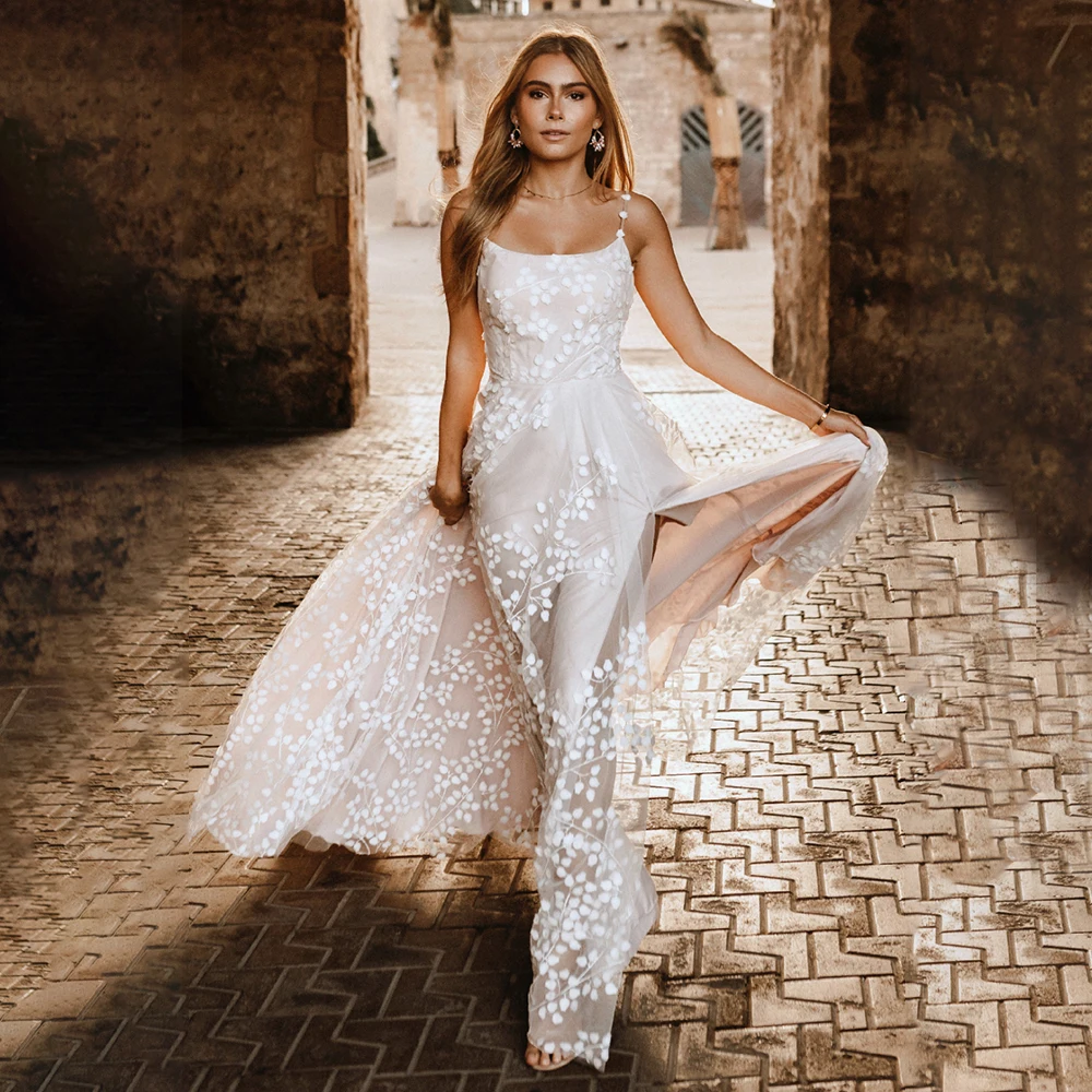 

Свадебное платье из тюля с вышивкой глубоким круглым вырезом, роскошное ТРАПЕЦИЕВИДНОЕ свадебное платье с 3D кружевом в виде листьев, с высоким разрезом, на бретелях-спагетти, на заказ