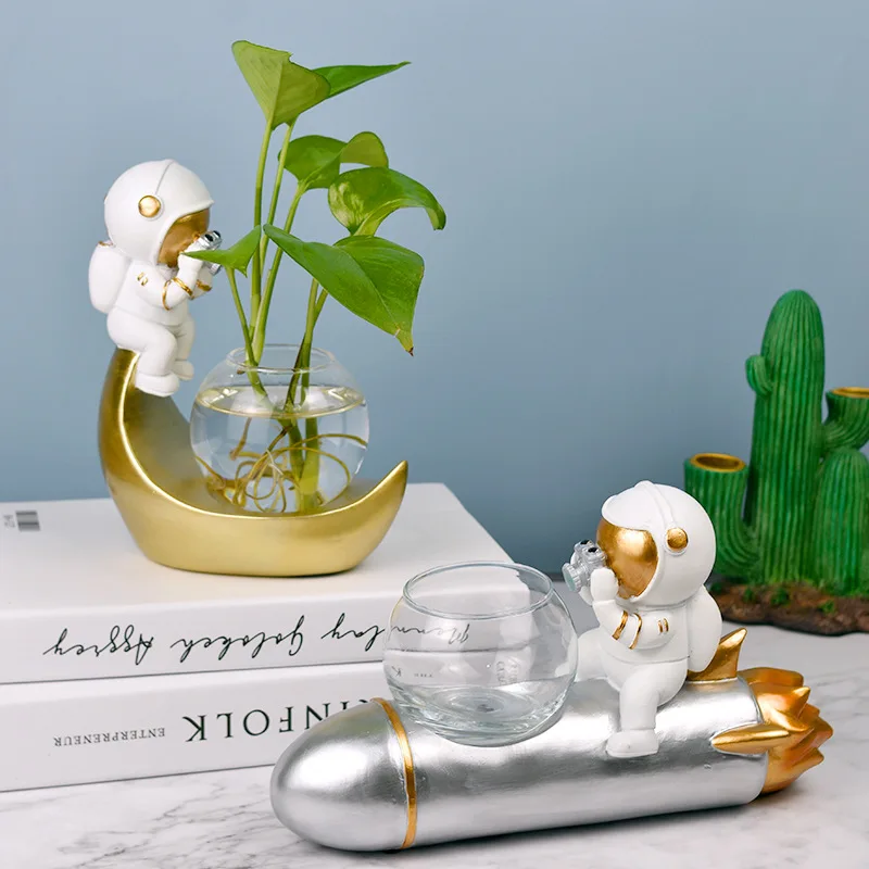 Nordic Creative Cute Modern Astronaut Small Ornaments Green Dill Hydroponic Fish Tank Home Office Desktop Decoration