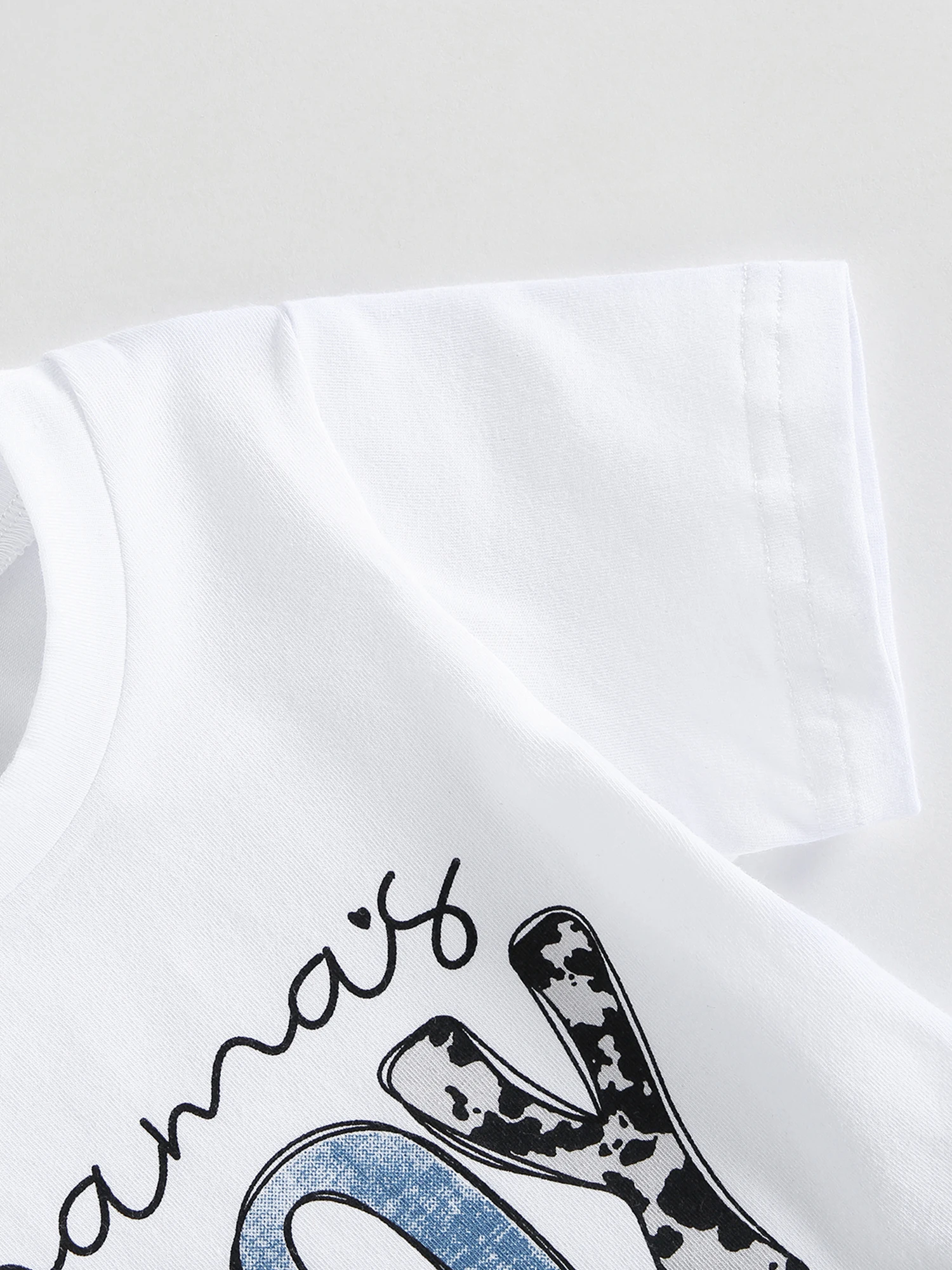 

Adorable 2-Piece Toddler Boy Summer Outfit Short Sleeve T-shirt and Shorts Set for Casual Wear Available in Sizes 0-3 Years