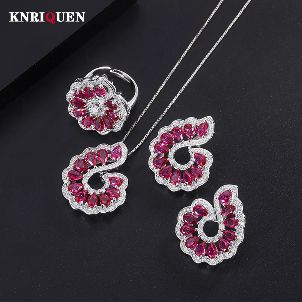 Женский ювелирный комплект из колье и серёг, с рубиновым Камнем